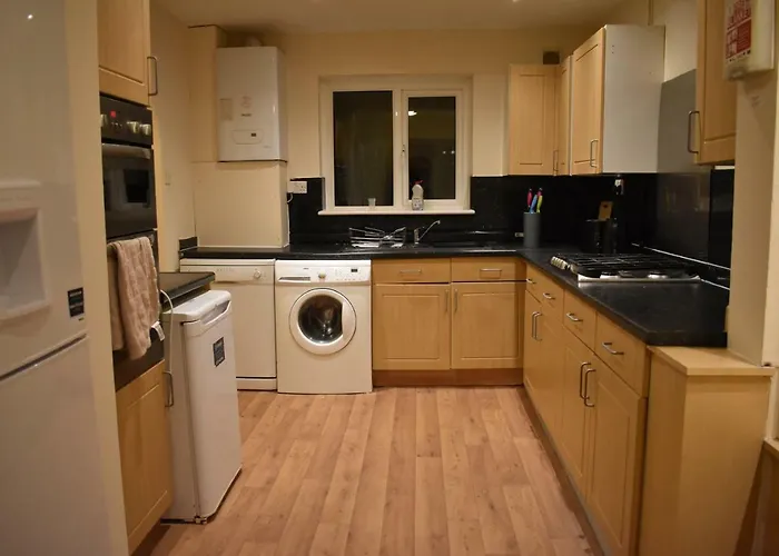 From Konukevi Bristol